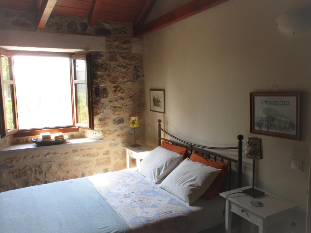 Arcadian Stone House In A Quiet Landscape, Leonidion Villa Poúlithra Exterior foto