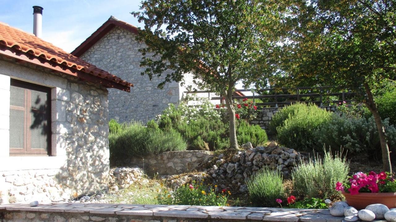 Arcadian Stone House In A Quiet Landscape, Leonidion Villa Poúlithra Exterior foto
