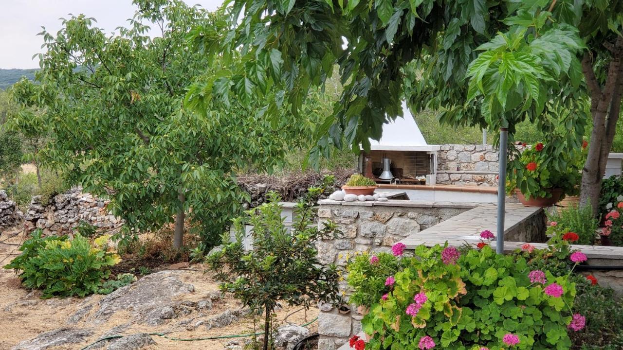 Arcadian Stone House In A Quiet Landscape, Leonidion Villa Poúlithra Exterior foto