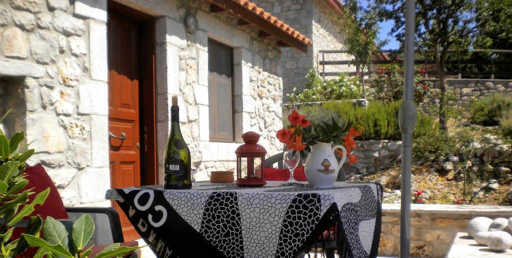 Arcadian Stone House In A Quiet Landscape, Leonidion Villa Poúlithra Exterior foto